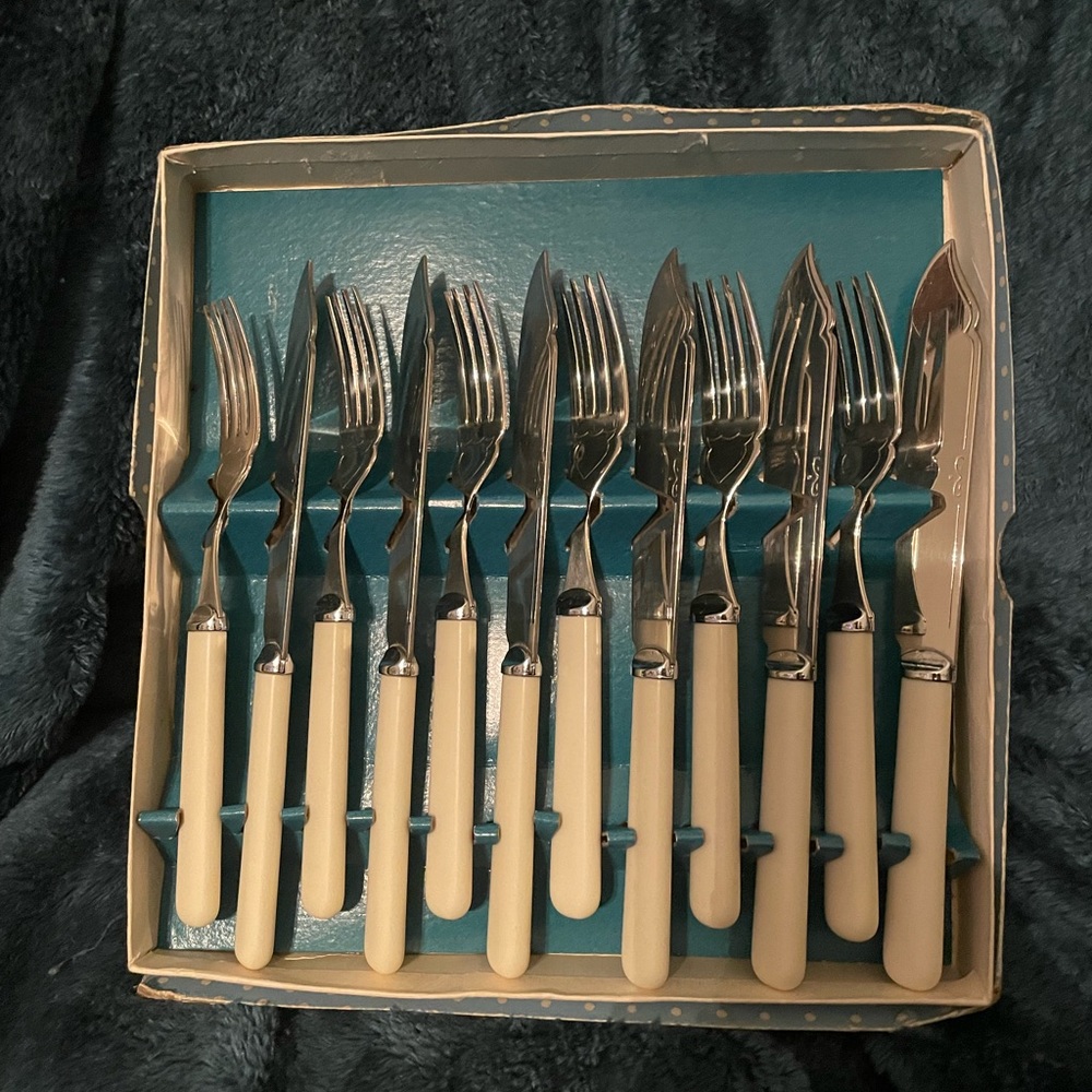 SHEFFIELD VINTAGE FLATWARE STARBRITE FIRTH SHEFFIELD 1950’s